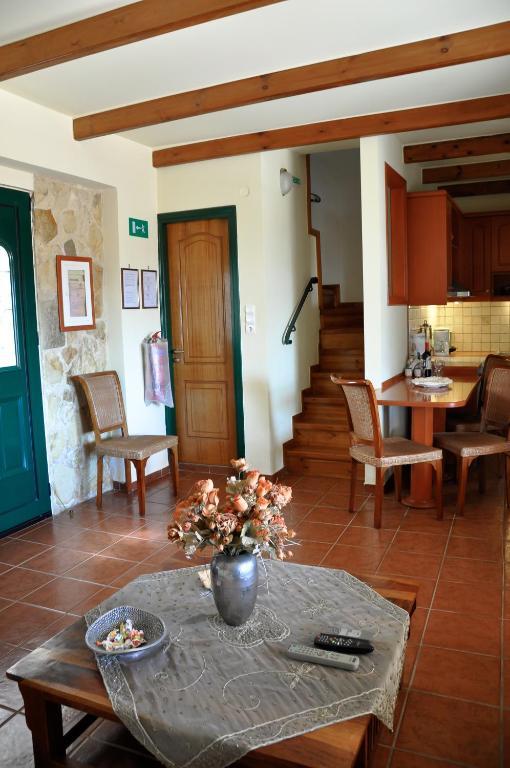Orsalia Luxury Suites Platanés Room photo
