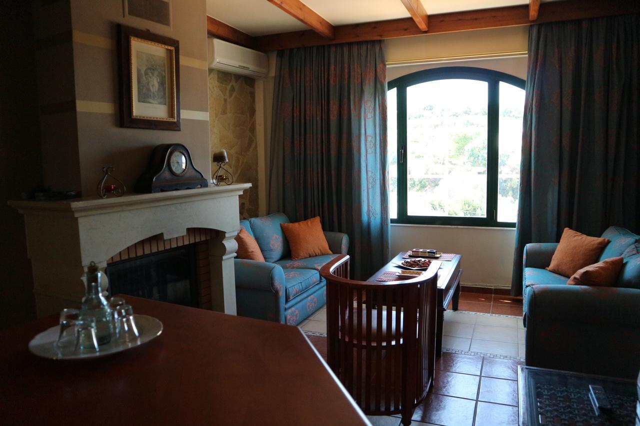 Orsalia Luxury Suites Platanés Exterior photo