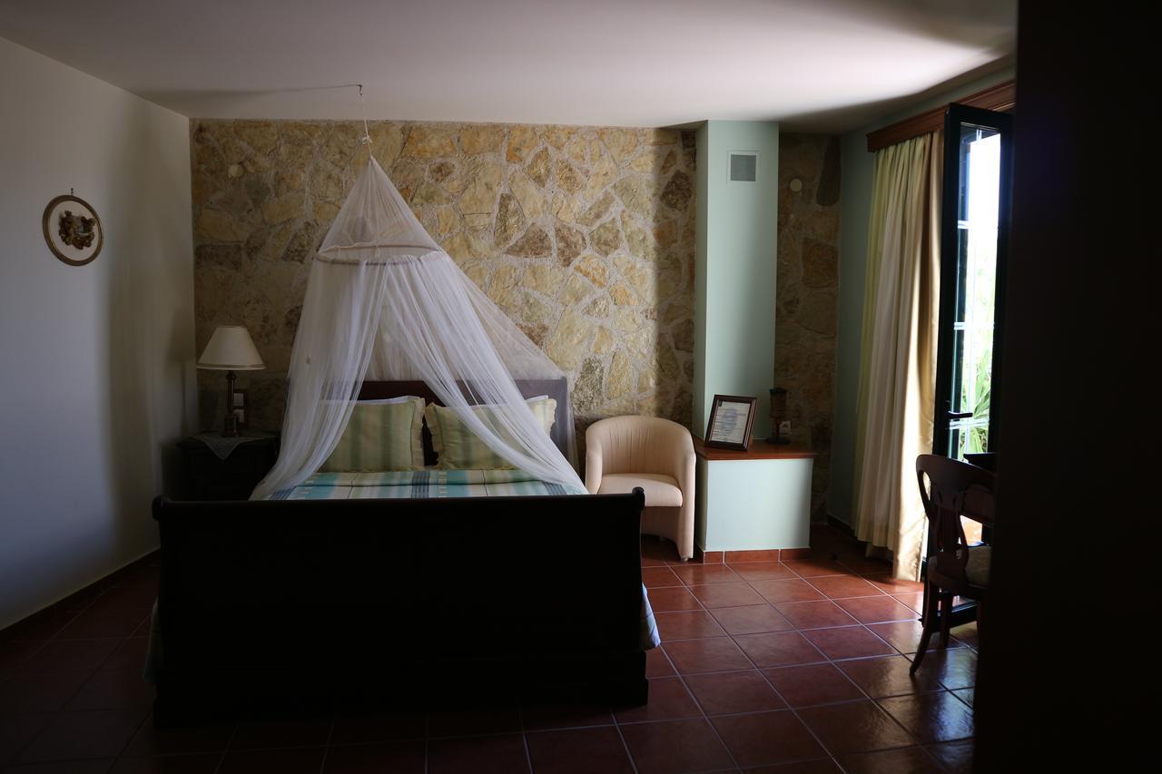 Orsalia Luxury Suites Platanés Exterior photo
