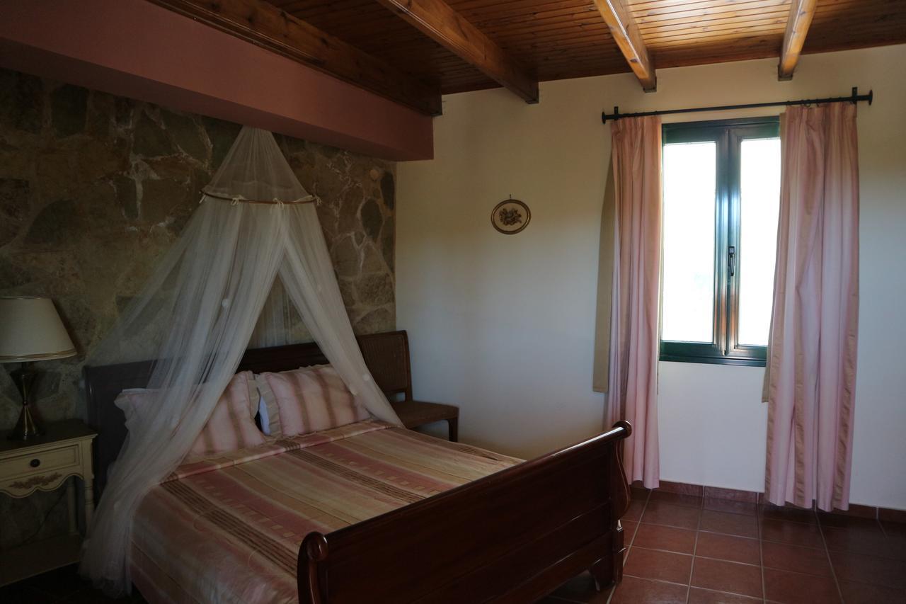 Orsalia Luxury Suites Platanés Exterior photo